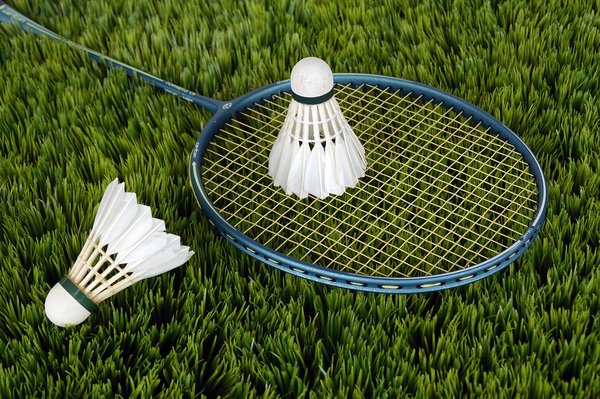 Découvrez l'univers de l'équipement badminton sur badventure